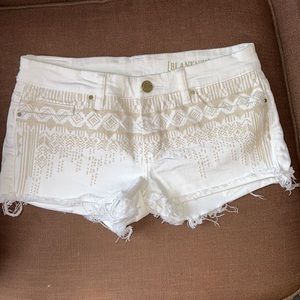 Blank NYC White Cut off Short size 27
